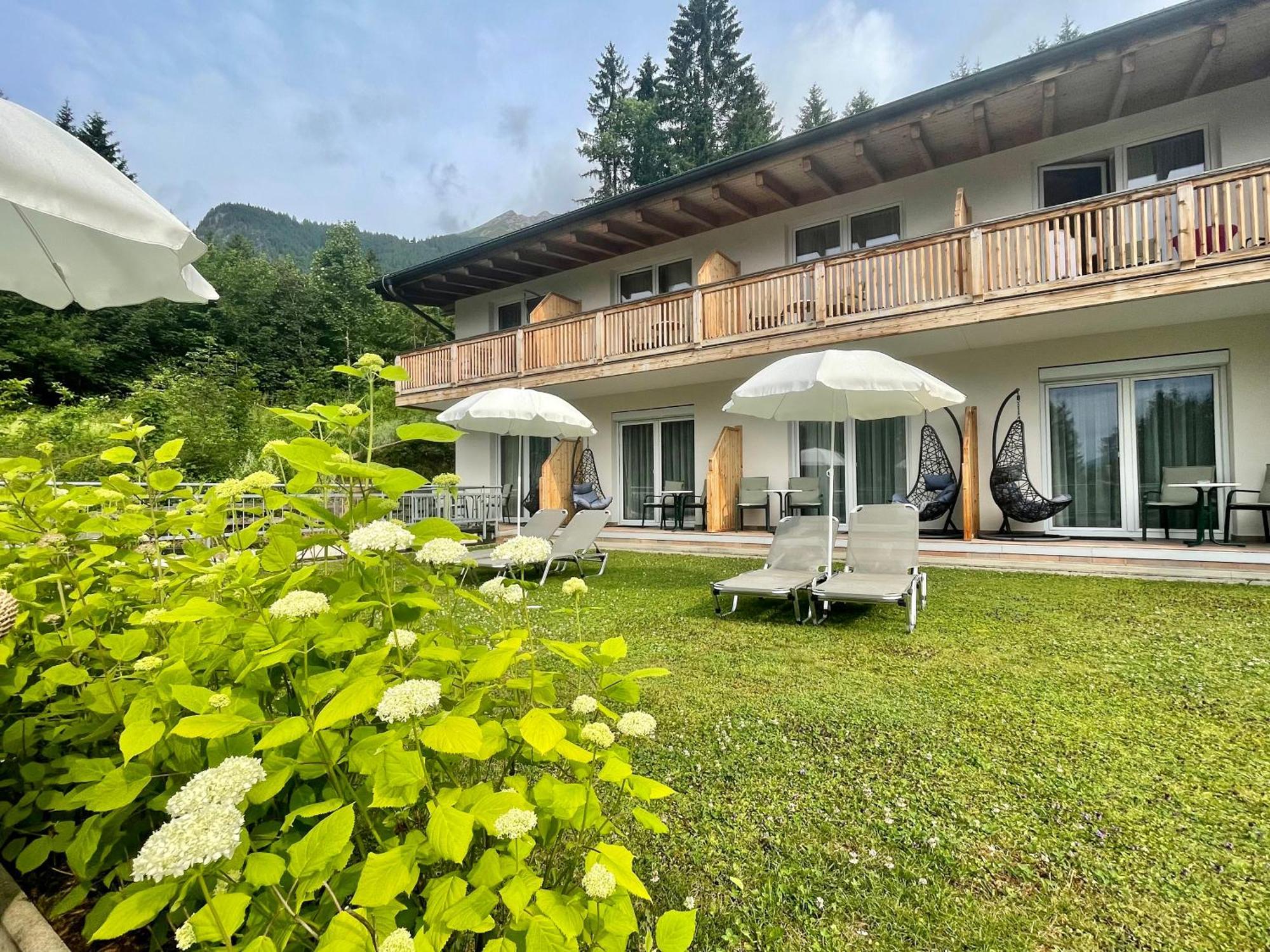 Sweet Cherry - Boutique & Guesthouse Tyrol อินส์บรุค ภายนอก รูปภาพ