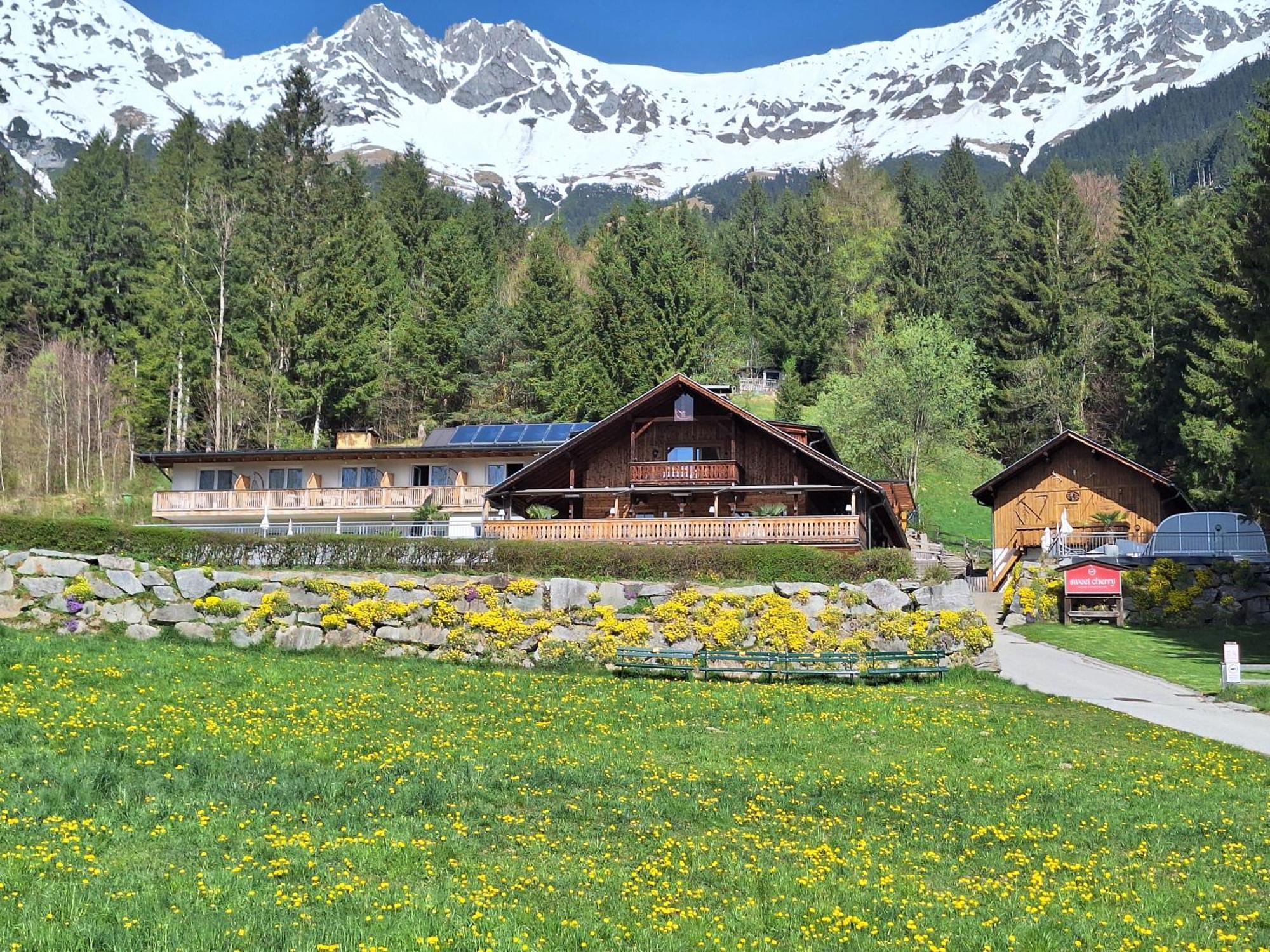 Sweet Cherry - Boutique & Guesthouse Tyrol อินส์บรุค ภายนอก รูปภาพ